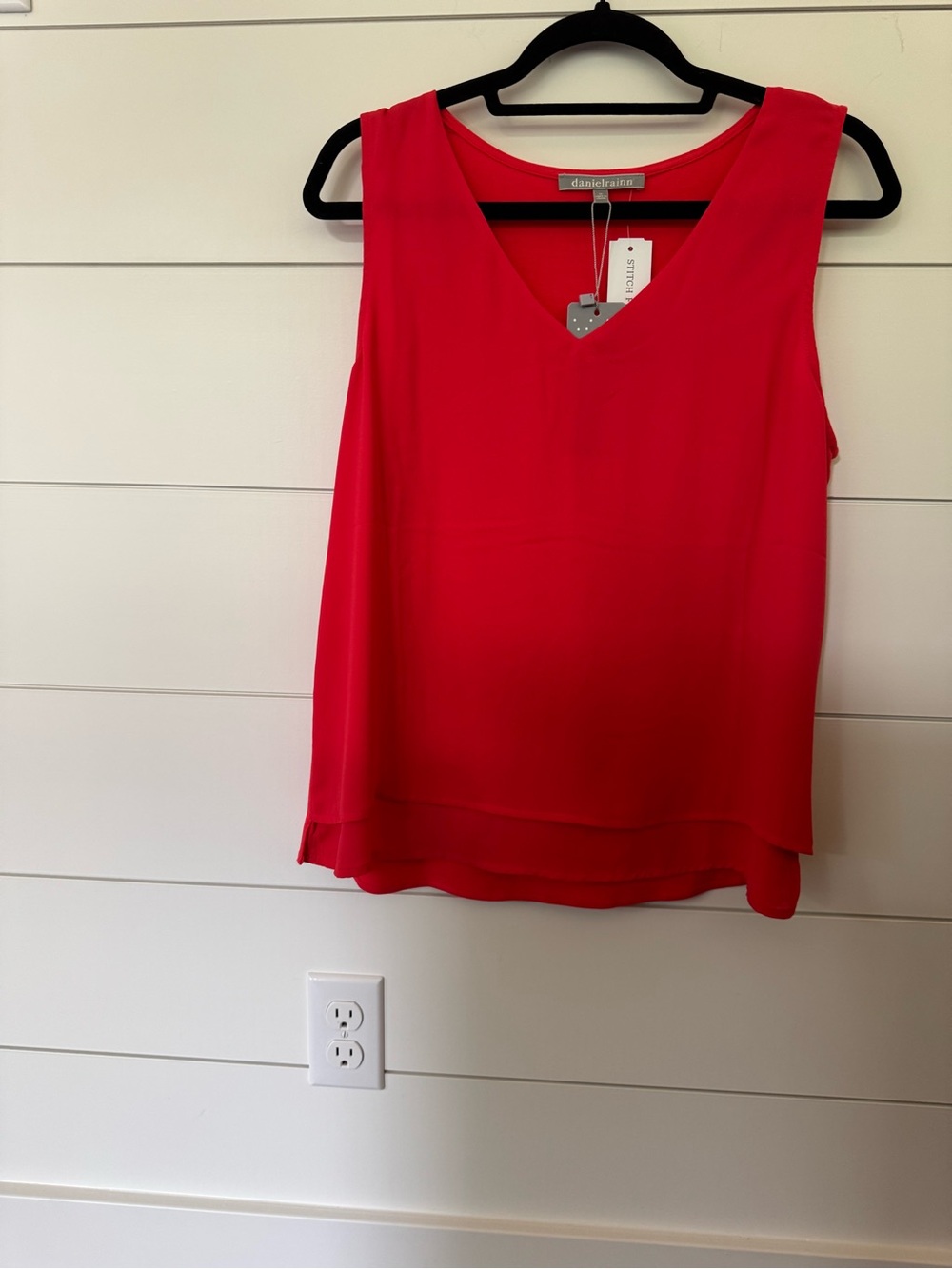 Daniel Rainn Genie Sleeveless Blouse  V-Neck Side M